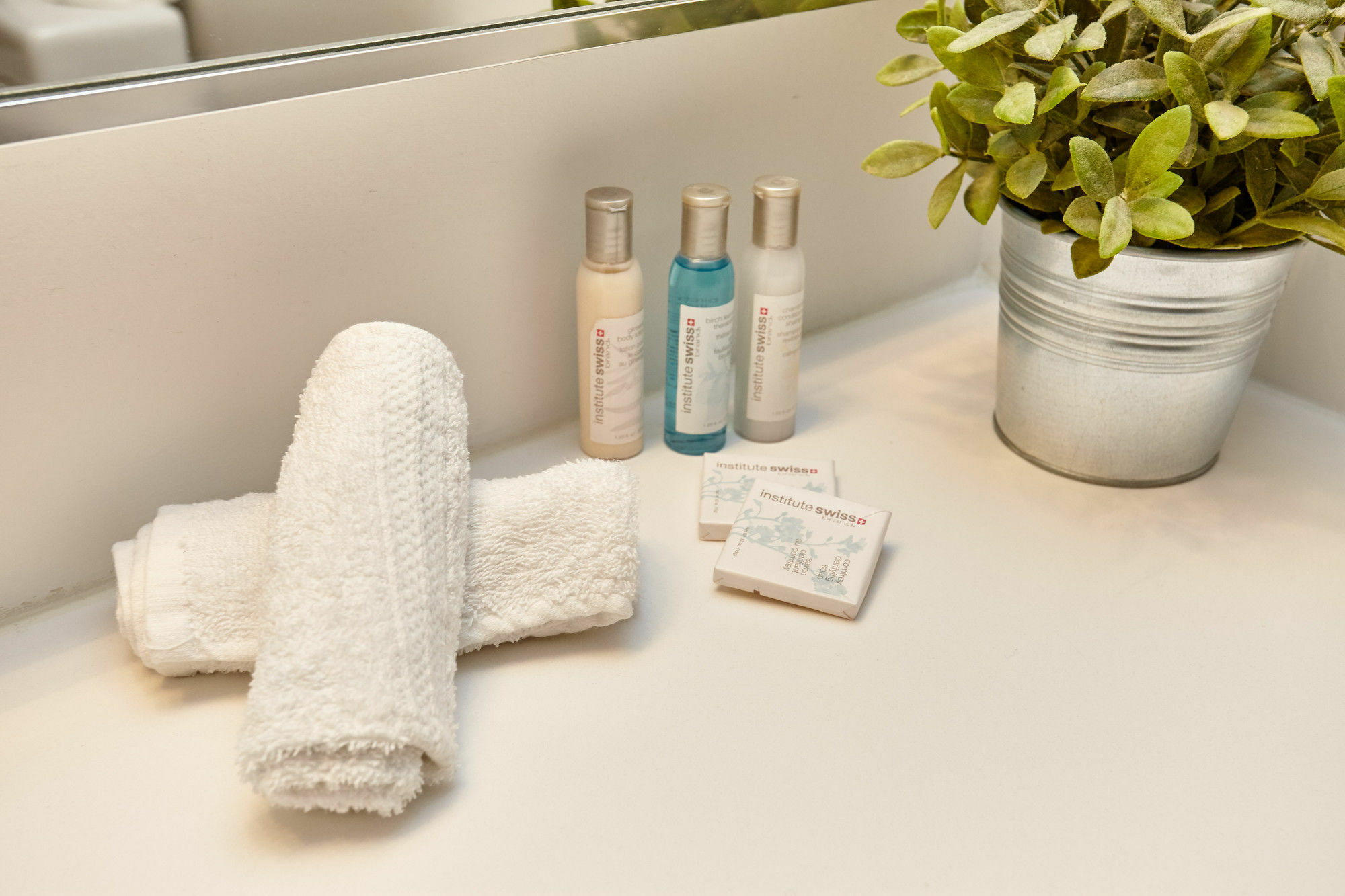 Atlas Suites - Yorkville Furnished Apartments Toronto Bagian luar foto