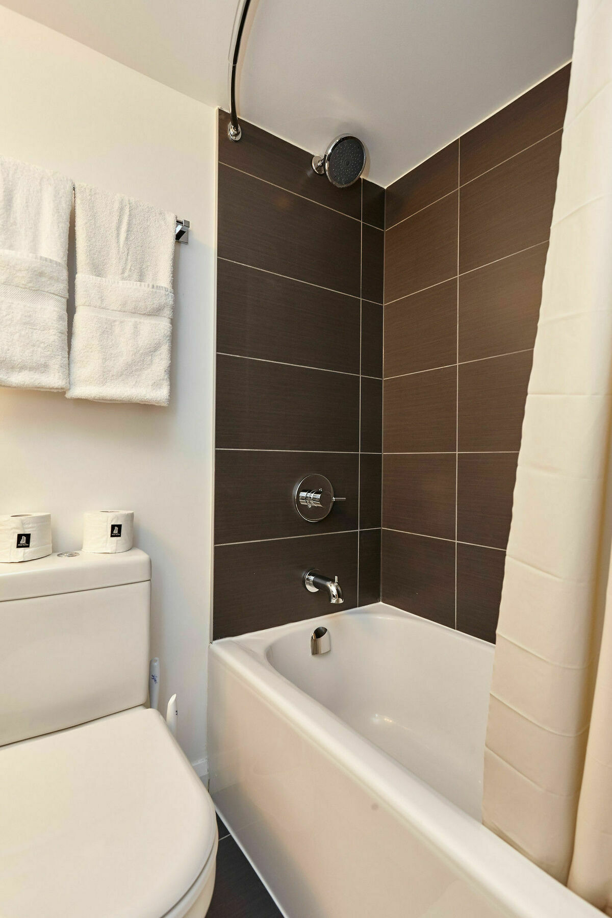 Atlas Suites - Yorkville Furnished Apartments Toronto Bagian luar foto