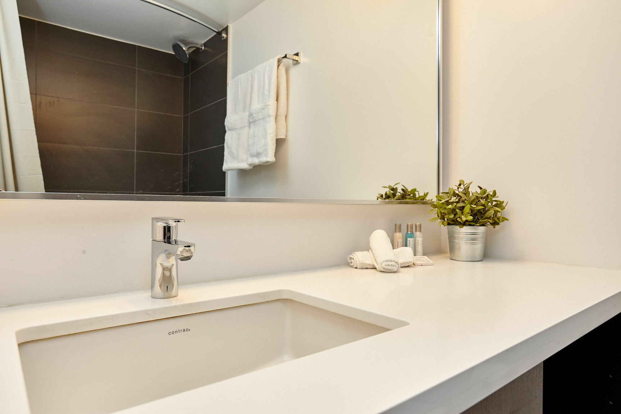Atlas Suites - Yorkville Furnished Apartments Toronto Bagian luar foto